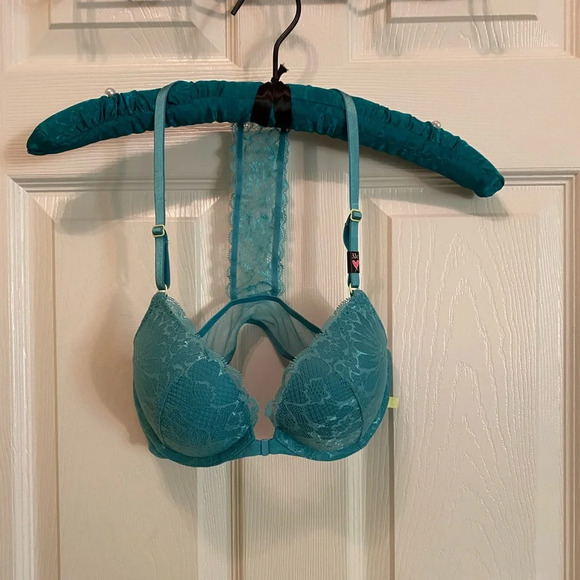 Victoria's Secret Other - Victoria’s Secret 32C push up bra NWT